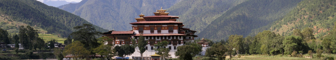 Bhutan tour 5 nights - 6 days program an adventurous journey which covers most of the best parts of Bhutan, Druk Yul is the Land of Bhutan Dragon, surrounded by the pristine natural environment.
